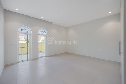 Villa de 5 dormitorios en Jumeirah Park, UAE No. 163396 10