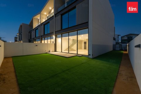 3 bedrooms Townhouse in Dubai, UAE No. 143503