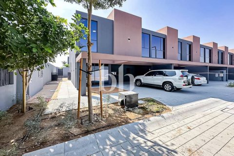 Townhouse de 4 dormitorios  No. 113329 2