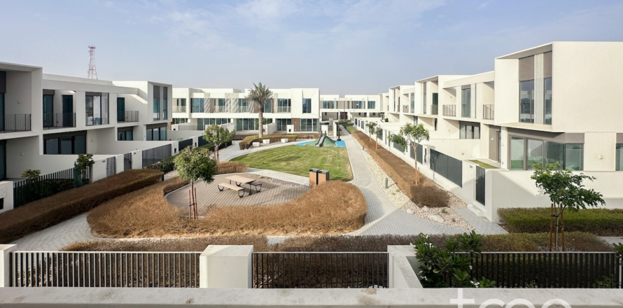 Townhouse de 4 dormitorios en The Valley, UAE No. 173666