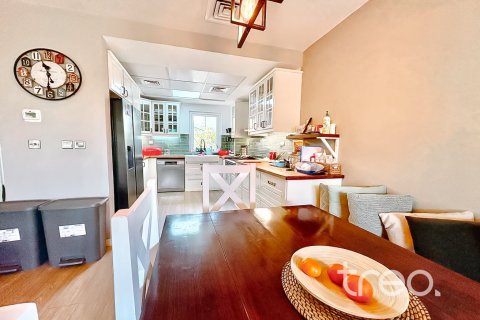 Villa de 2 dormitorios en Palmera 4, UAE No. 173668 6
