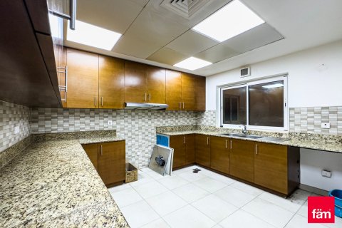 2 bedrooms Apartment in Dubai, UAE No. 143654 18