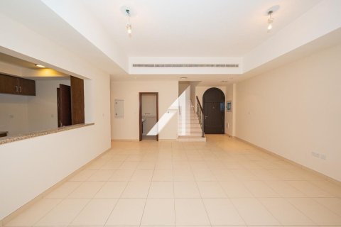 3 bedrooms Villa in Dubai, UAE No. 136828 3