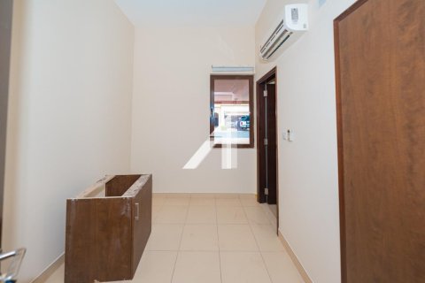3 bedrooms Villa in Dubai, UAE No. 136828 16