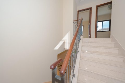 3 bedrooms Villa in Dubai, UAE No. 136828 18