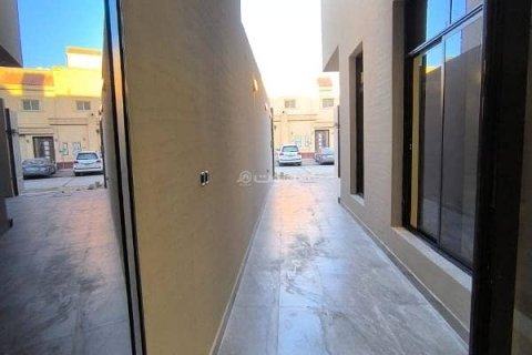9 bedrooms Villa in Riyadh, Saudi Arabia No. 60554 11