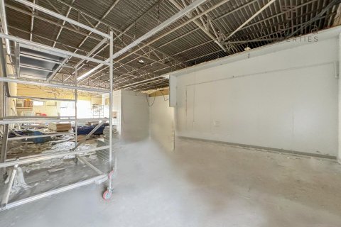 418.1m² Warehouse in Al Quoz, UAE No. 38846 4