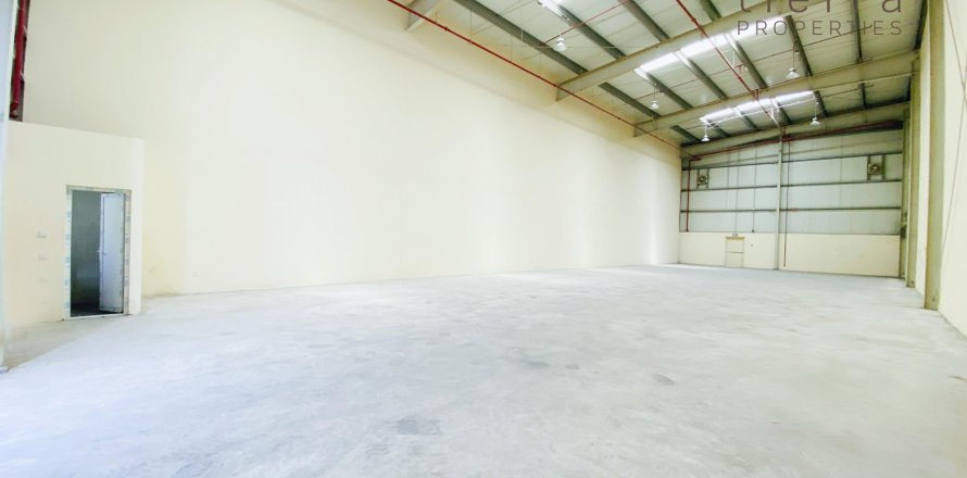640.1m² Warehouse in Dubai, UAE No. 38847