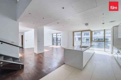 Apartment de 4 dormitorios en City Walk, UAE No. 166642