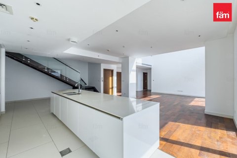 Apartment de 4 dormitorios en City Walk, UAE No. 166642 3