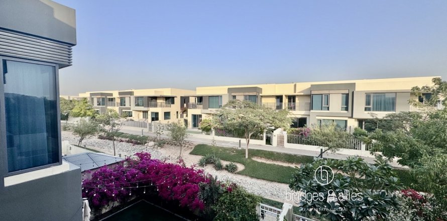 Villa de 4 dormitorios en Dubai Hills Estate, UAE No. 148176