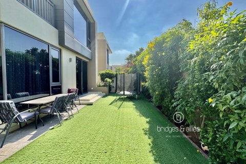 Villa de 4 dormitorios en Dubai Hills Estate, UAE No. 148173