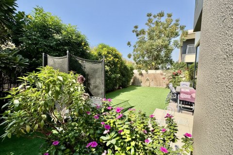 Villa de 4 dormitorios en Dubai Hills Estate, UAE No. 148173 3