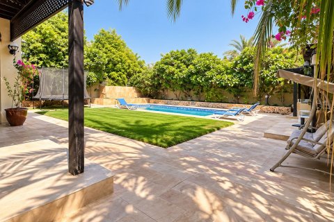 Villa de 5 chambres à Jumeirah Park, UAE No. 208767 17