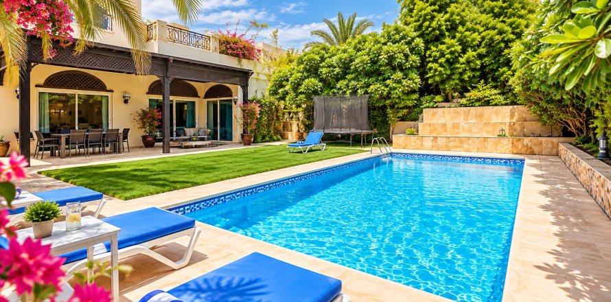 Villa de 5 chambres à Jumeirah Park, UAE No. 208767