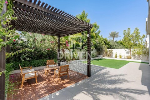 Villa de 4 dormitorios No. 120629 4