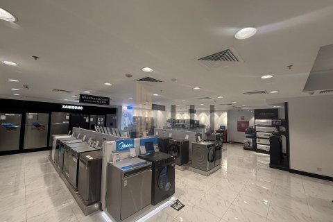 1010مربع، محل تجاري في Hamdan Street, الإمارات العربية المتحدة رقم 102004 24
