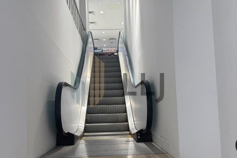 1010مربع، محل تجاري في Hamdan Street, الإمارات العربية المتحدة رقم 102004 18