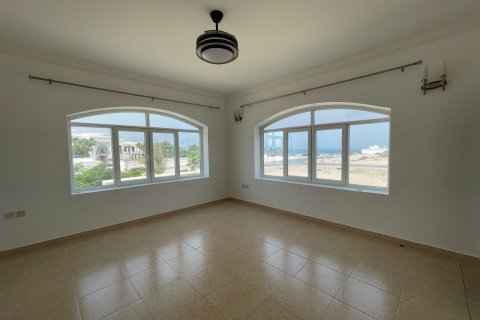 Villa Gemela de 3 dormitorios en Muscat, Oman No. 109220 11