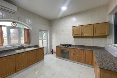 Villa Gemela de 3 dormitorios en Muscat, Oman No. 109220 18