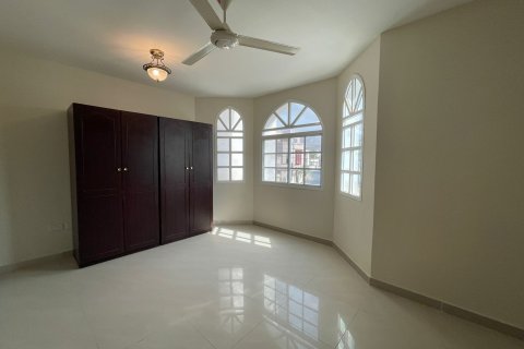 Villa Gemela de 4 dormitorios en Muscat, Oman No. 109221 6