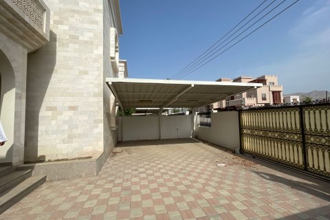 Villa Gemela de 4 dormitorios en Muscat, Oman No. 109221 12