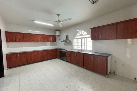 Villa Gemela de 4 dormitorios en Muscat, Oman No. 109221 9