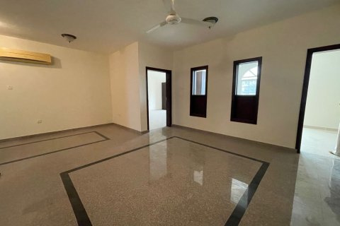 Villa Gemela de 4 dormitorios en Muscat, Oman No. 109221 8