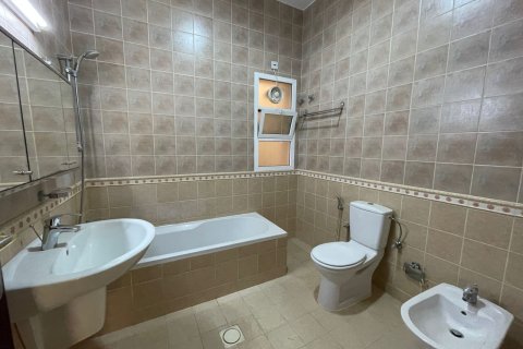 Villa Gemela de 4 dormitorios en Muscat, Oman No. 109221 10