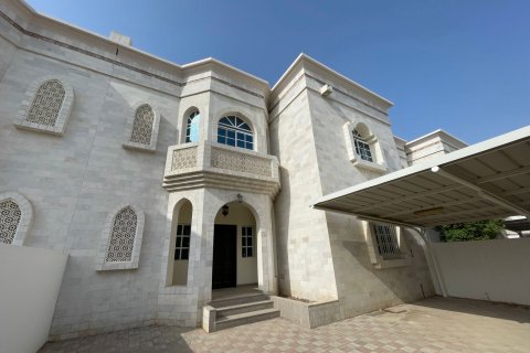 Villa Gemela de 4 dormitorios en Muscat, Oman No. 109221 2