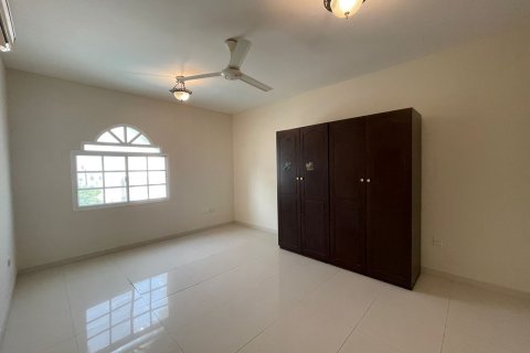 Villa Gemela de 4 dormitorios en Muscat, Oman No. 109221 4