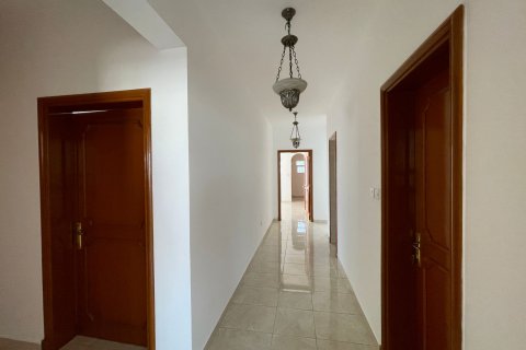 Villa Gemela de 4 dormitorios en Muscat, Oman No. 109222 9