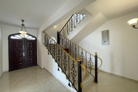 Villa Gemela de 4 dormitorios en Muscat, Oman No. 109222 3