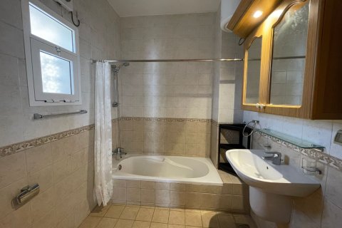 Villa Gemela de 4 dormitorios en Muscat, Oman No. 109222 14