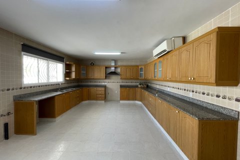 Villa Gemela de 4 dormitorios en Muscat, Oman No. 109222 10