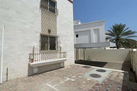 Villa Gemela de 4 dormitorios en Muscat, Oman No. 109222 17