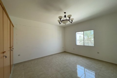 Villa Gemela de 4 dormitorios en Muscat, Oman No. 109222 6