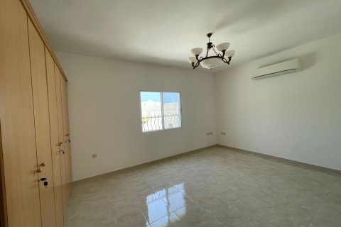 Villa Gemela de 4 dormitorios en Muscat, Oman No. 109222 8