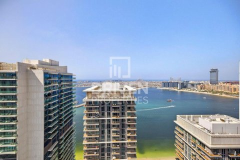 Квартира с 1 спальней в EMAAR Beachfront, ОАЭ №193291