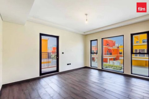 5 bedrooms Townhouse in Dubai, UAE No. 210892 4