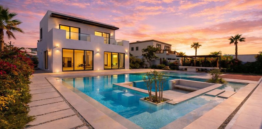 Villa de 4 dormitorios en Dubai, UAE No. 147576