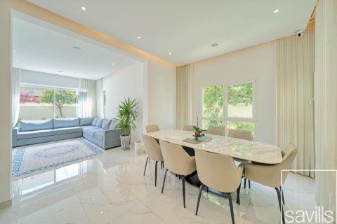 3 bedrooms Villa in The Lakes, UAE No. 194579 19