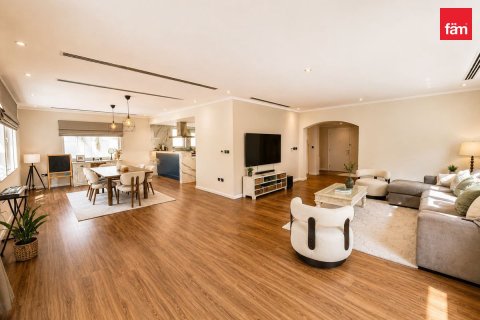 3 bedrooms Villa in Jumeirah Park, UAE No. 205380 3