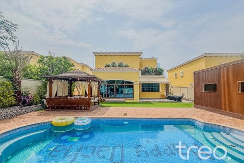 Villa de 4 dormitorios en Legacy, UAE No. 173841