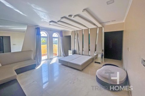 Villa de 4 dormitorios en Legacy, UAE No. 173841 14