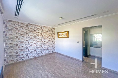 Villa de 4 dormitorios en Legacy, UAE No. 173841 19