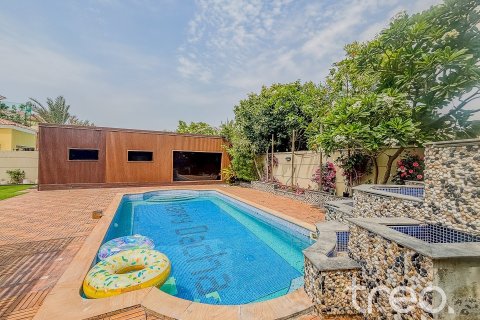 Villa de 4 dormitorios en Legacy, UAE No. 173841 4
