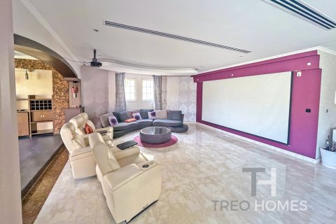 Villa de 4 dormitorios en Legacy, UAE No. 173841 11