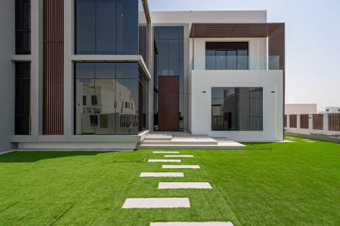 5 bedrooms Villa in Dubai Land, UAE No. 199686
