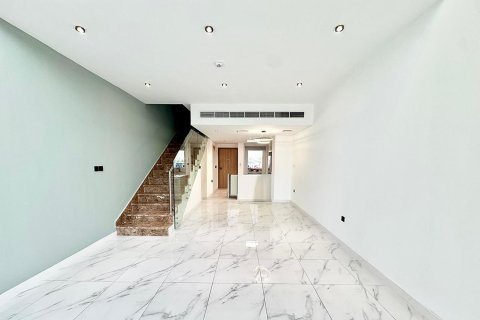 2 bedrooms Townhouse in Dubai Land, UAE No. 199685 11